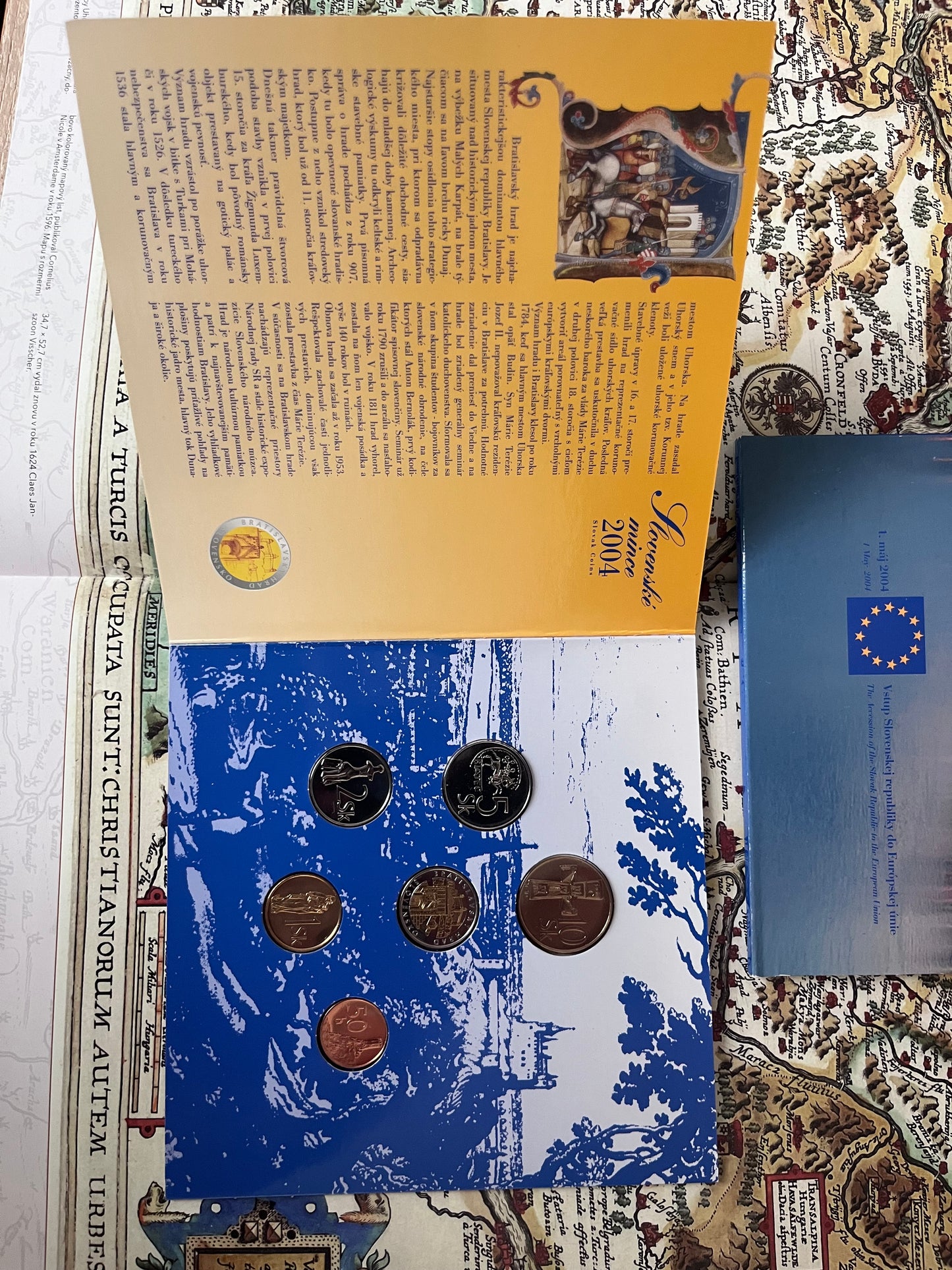 UNC Obehové mince SK 2004